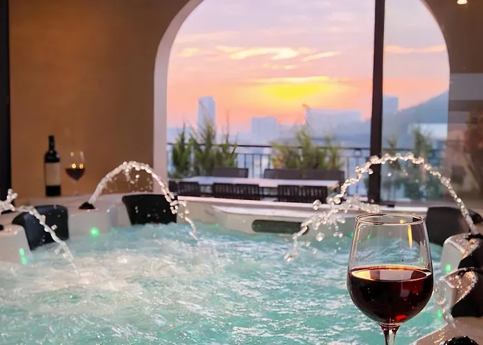Palazzo Luxury * Ha Long